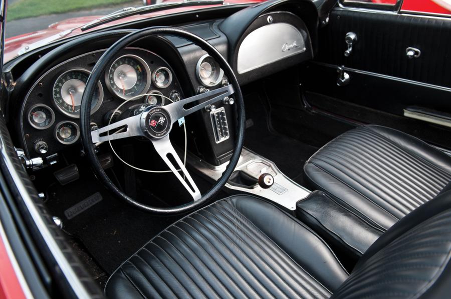  Chevrolet Corvette Stingray Convertible 1963 года  (фото 22 из 37)